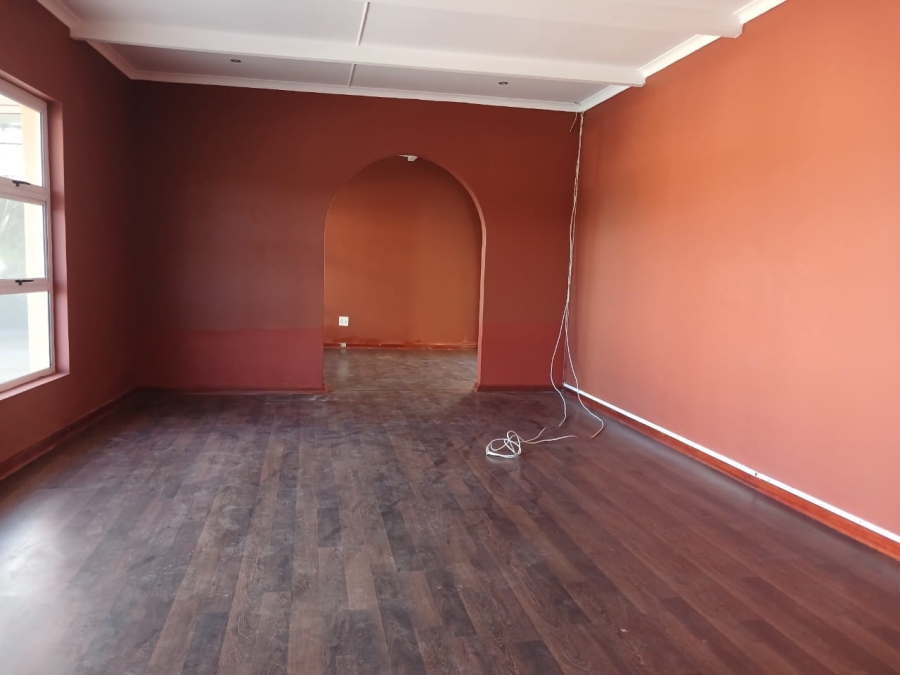 5 Bedroom Property for Sale in Beacon Bay Eastern Cape